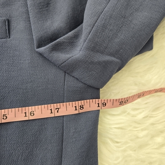 Madewell The Rosedale Blazer in Crepe. COLOR: Nighttime Size 6. New.Crafted of - Picture 6 of 10